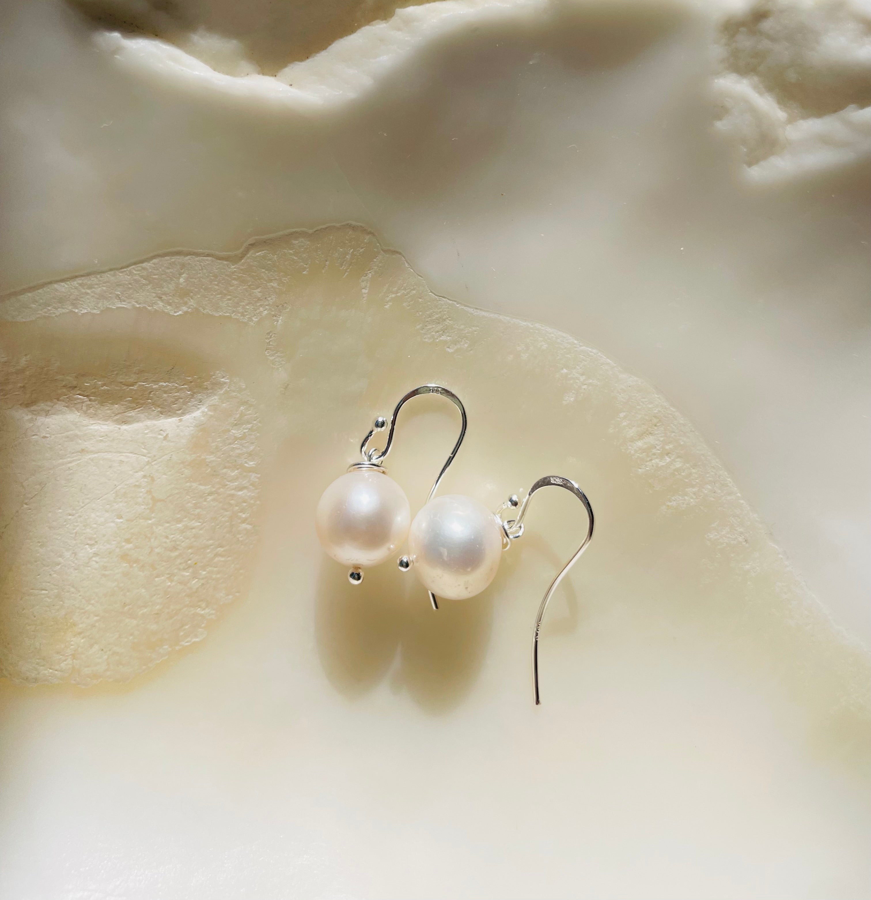 Solitaire Pearl Drops - Silver.