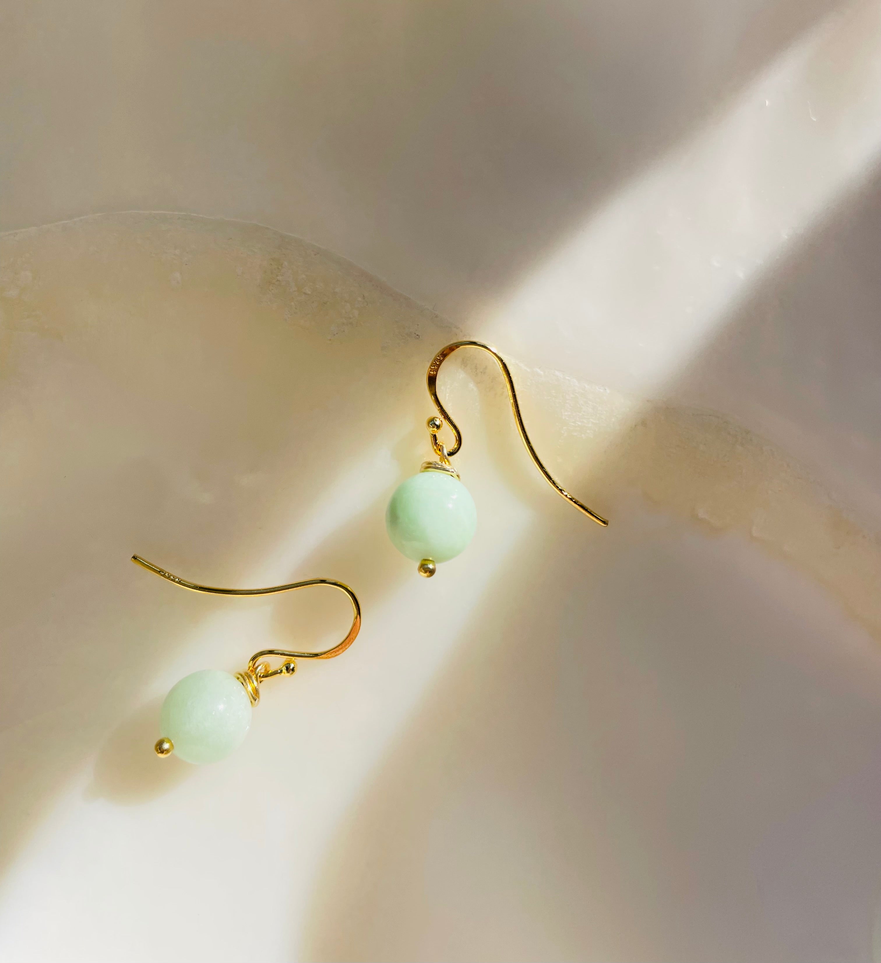 Solitaire green moonstone drops